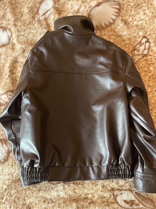 Куртка-бомбер в стилі ZARA