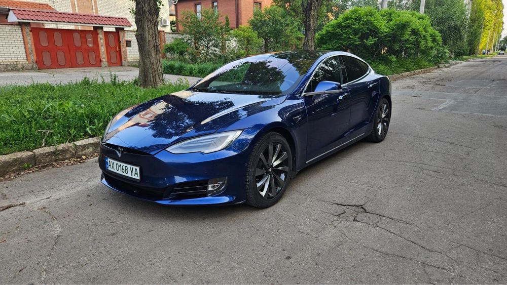Tesla model S 2020