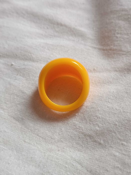 Pierścionek w kolorze żółtym