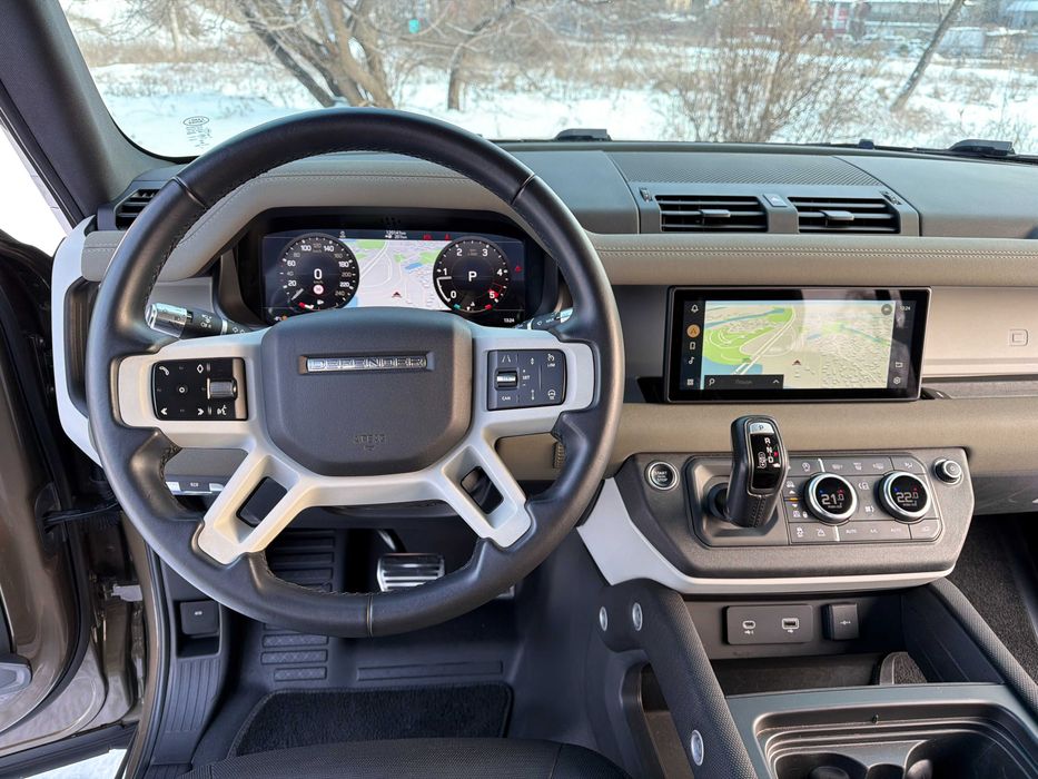 Land Rover Defender D300 X-Dynamic