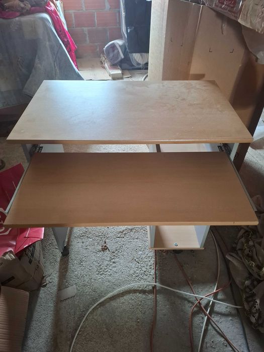 Escritório  com pouco uso