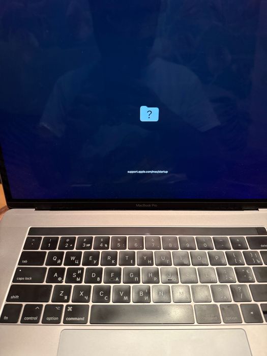 MacBook Pro 15 2017 core i7 16Gb 256 Touchbar (не працює флеш памʼять)