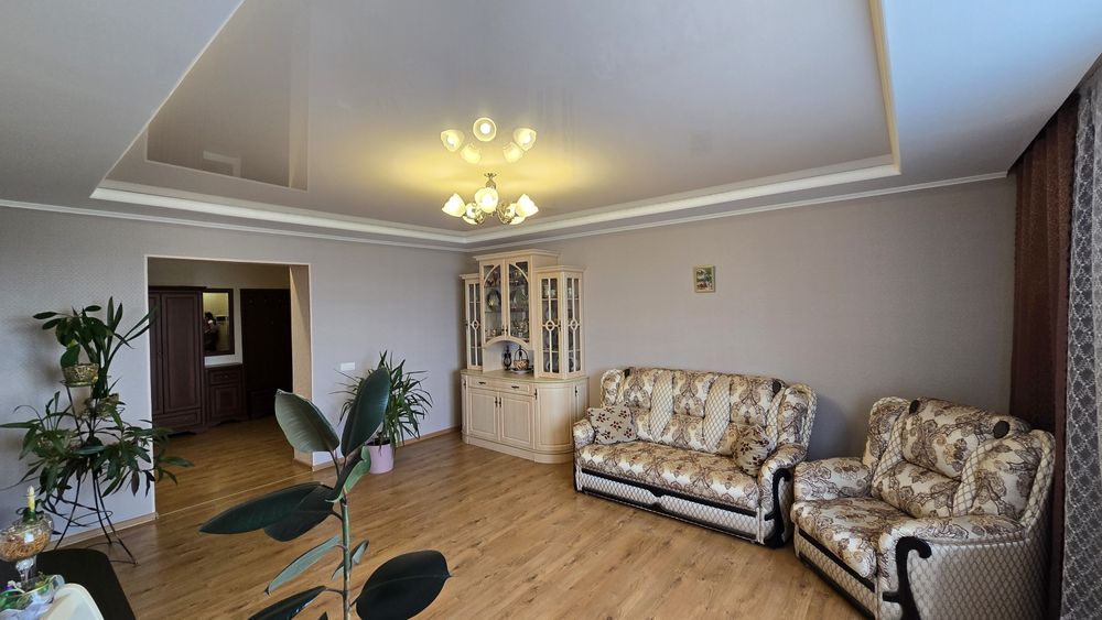 Продаж 3 кімнатна квартира  з ремонтом,  Центральний район, сертифікат