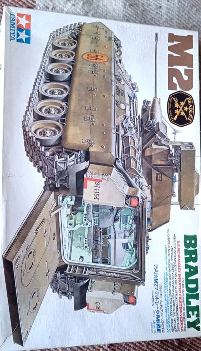 Модель боевой машины BREDLEY. Масштаб 1/350.
