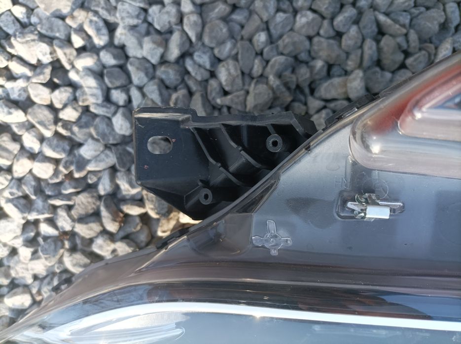 Lampa prawy przód renault arkana lift eu bardzo ładna b