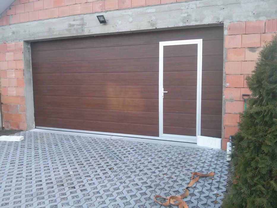Brama segmentowa garażowa - przemysłowa