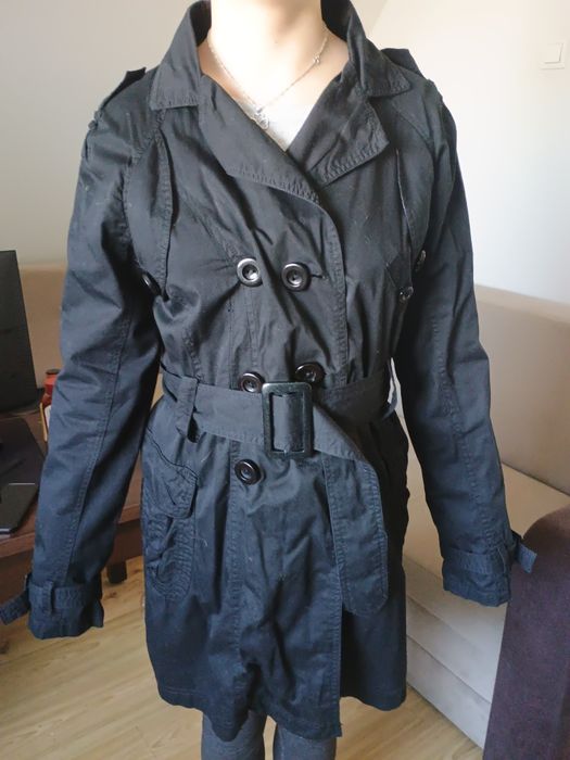 Czarny płaszcz damski