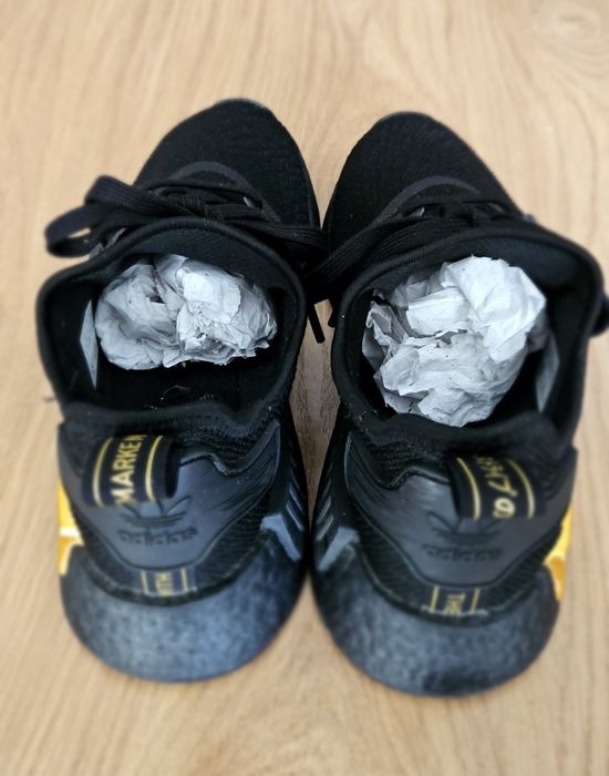 Ténis/Sapatilhas ADIDAS NMD R1 Black & Gold