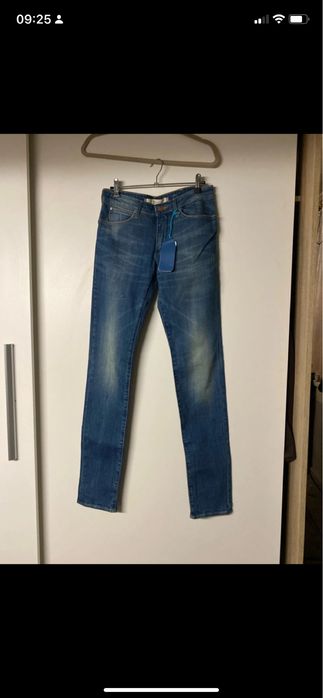 Spodnie damskie wrangler Molly slim W28L34 S/M nowe z przetarciami