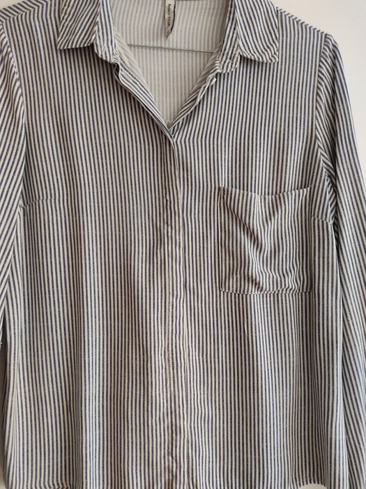 Camisa às riscas Bershka (Tamanho XS)