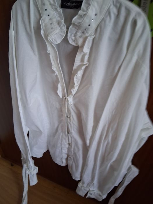 Camisa branca folhos M