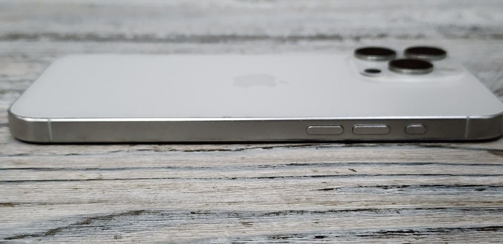 iPhone 15 pro max 1Tb Silver eSIM 560$ магазин