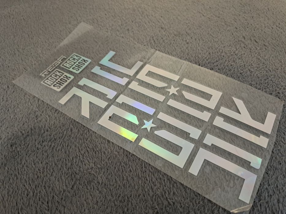 RockShox REBA Naklejki Amortyzatora Odblaskowe Srebrne Kameleon NOWE