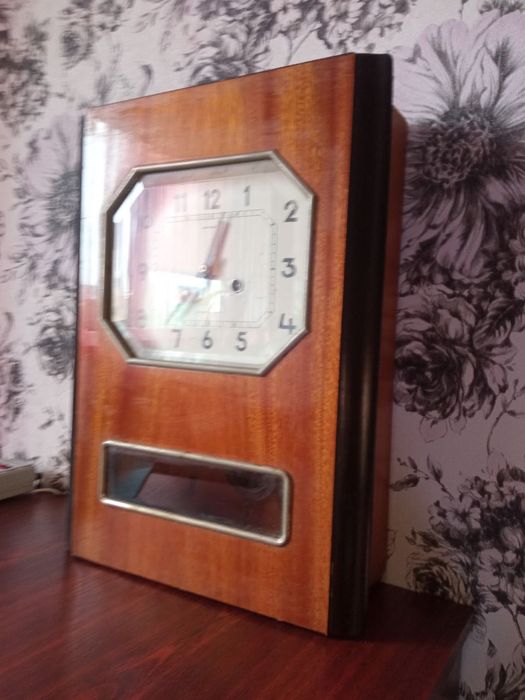 Настенные часы  стариннные с боем