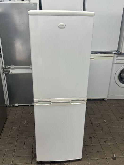 Lodówko Zamrażarkę firmy Exquisit model Kgc 145/50-4 A+ 144 cm wys