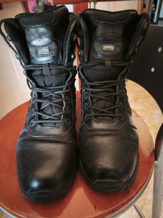 Botas magnum em bom estado