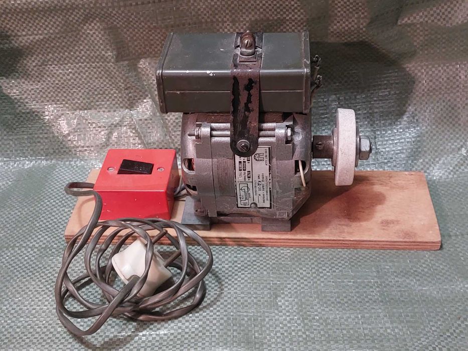 Точило (наждак) самодельное. Рабочее.