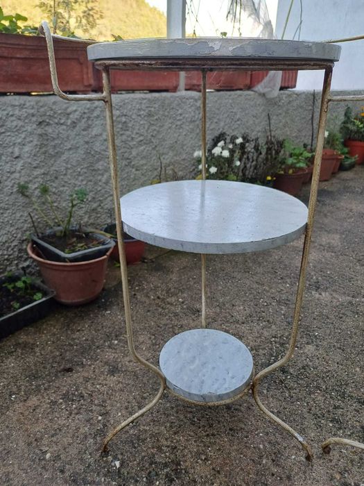 Mesas de cabeceira de lavatório antigo