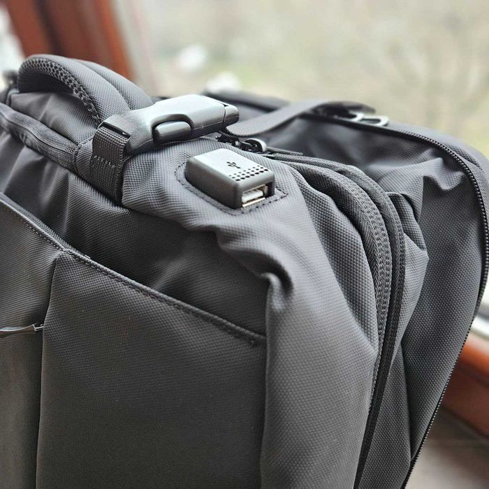 Mocny Plecak Do Samolotu Turystyczny Biznesowy Laptop 17,3 USB BANGE