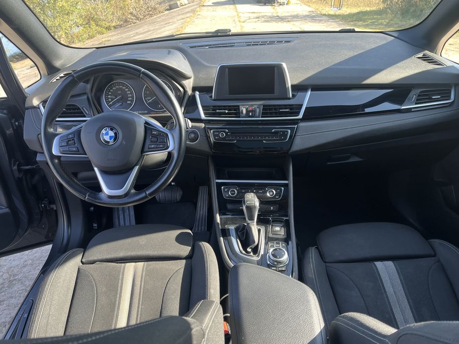 BMW 225xe гібрид та електро