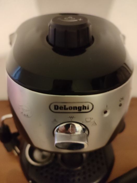 Maquina café DELONGHI ec221