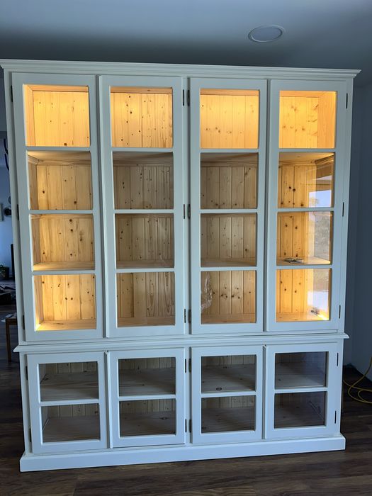 Armarios louceiros vintage! Iluminados e de varias cores…