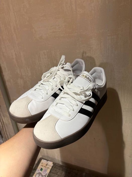 Кроссовки adidas