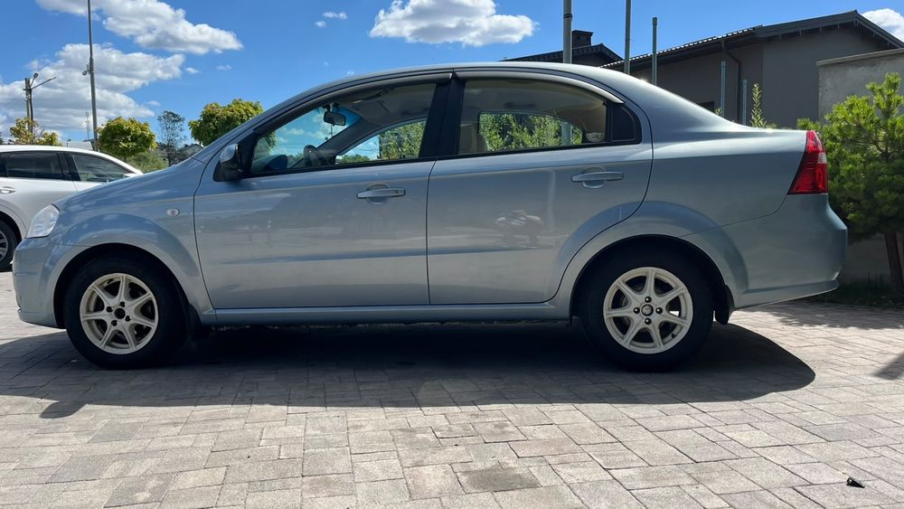 Продам автомобіль CHEVROLET AVEO