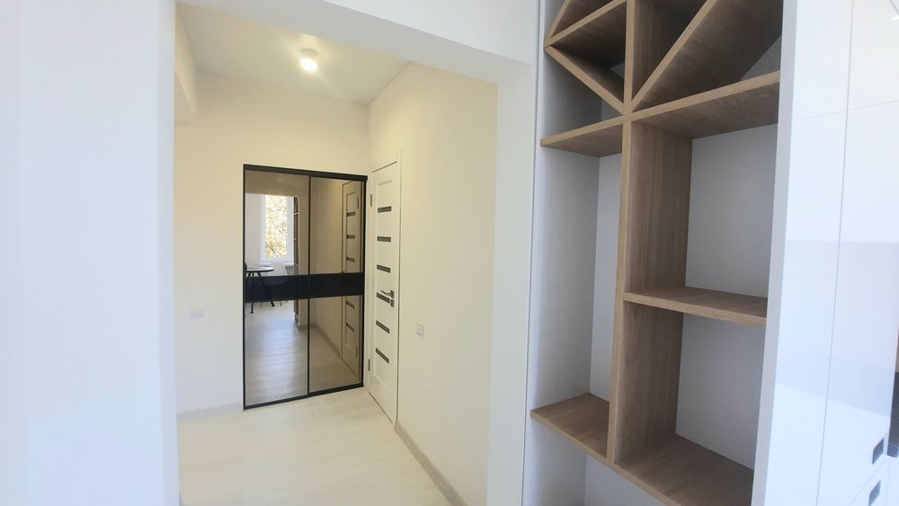 Продам 2 кв по Сертификату,VIP класса АО сталинка пр-ктСвободы 55000$