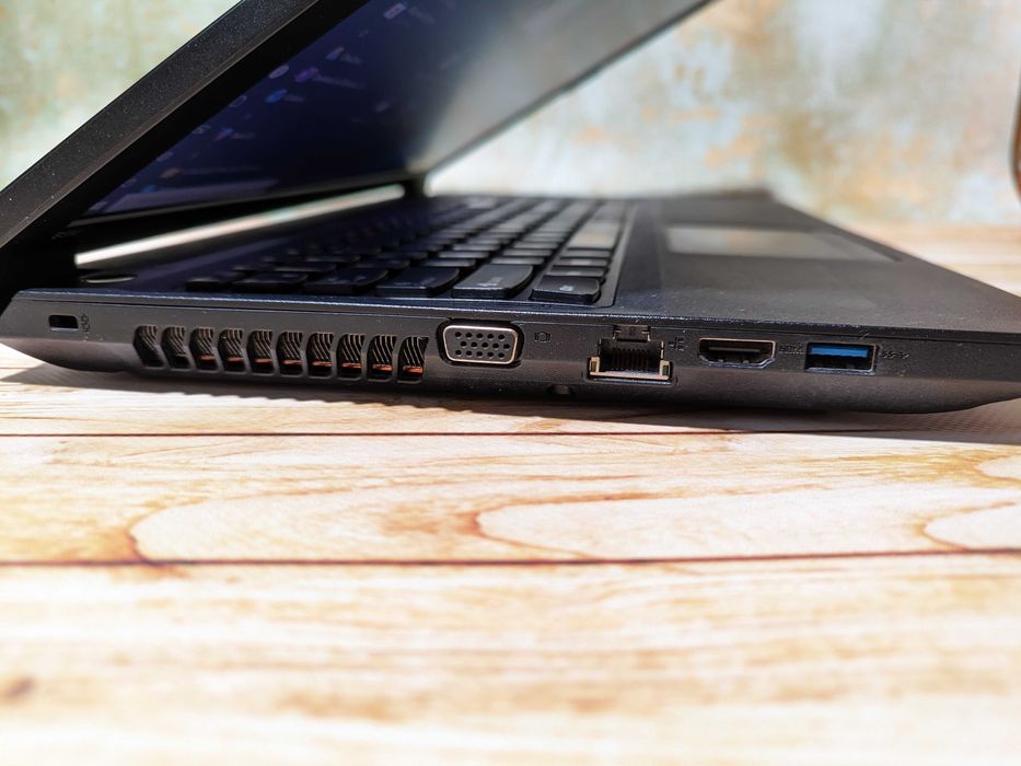 Ноутбук Lenovo IdeaPad 15.6" з новим SSD | Intel 1005M | 4GB ОЗУ