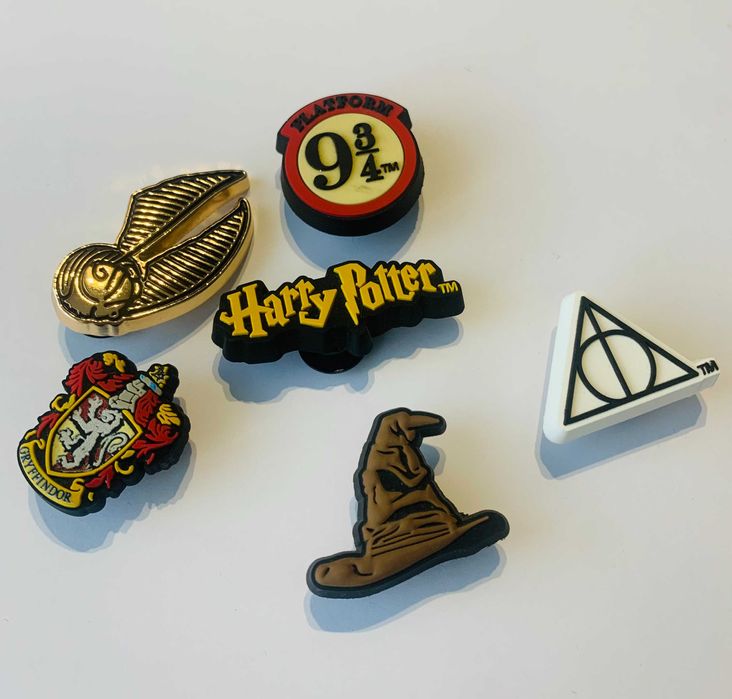 Oryginalne przypinki Harry Potter na Crocsy