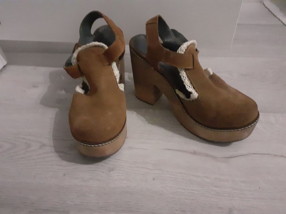 Sandálias salto alto