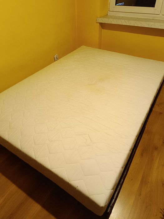 Materac 140x200 używany przez rok, stan bardzo dobry