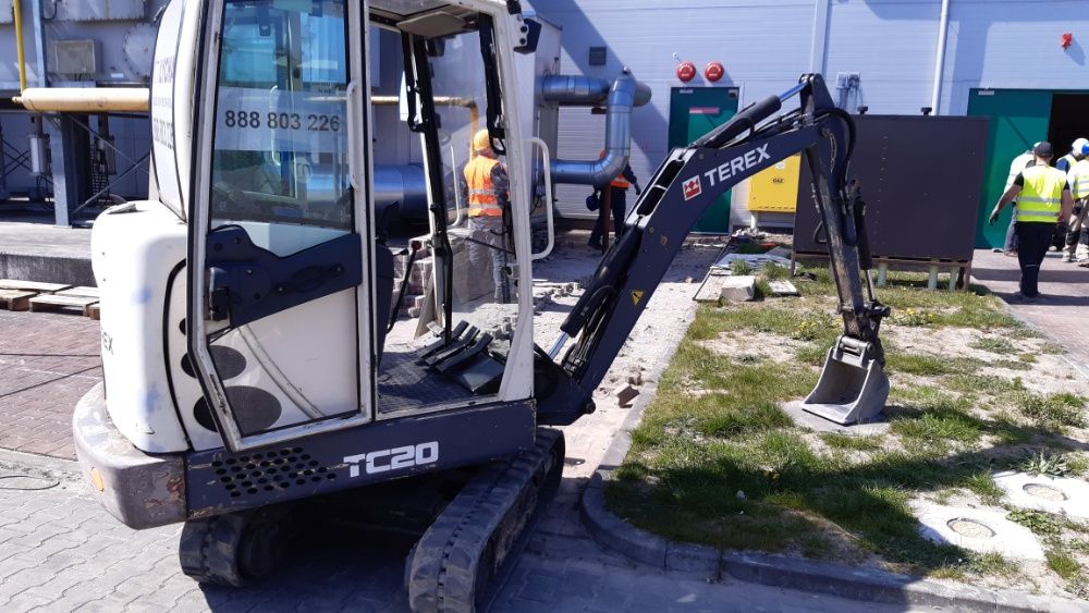 ,,ŁYCHA" prace ziemne  888.. 803.. 226