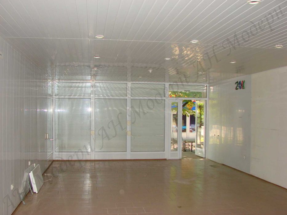 Магазин у центральному місці на Жуковському Харків оренда