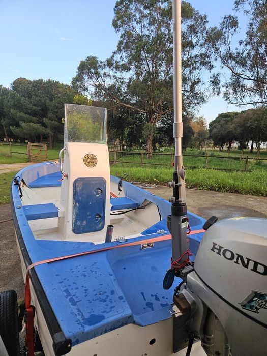 Vendo barco ockelbo 4,15m com motor Honda de 8cv e atrelado!