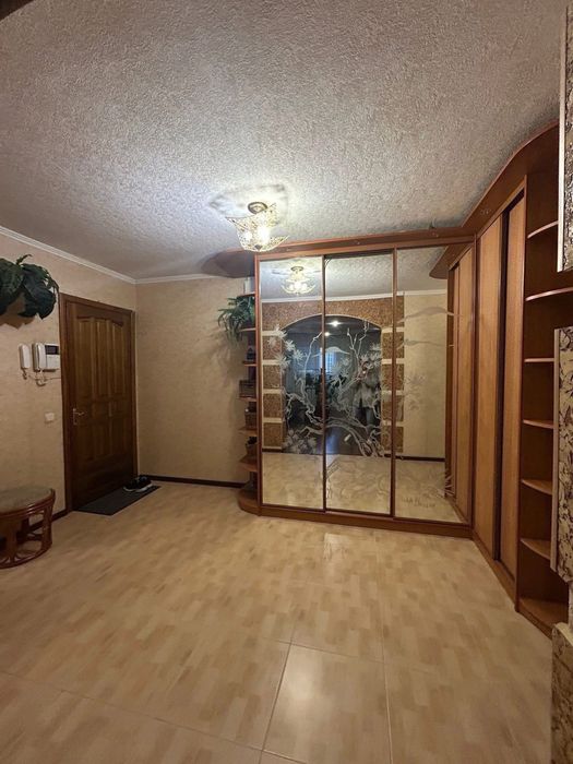 ПРОДАЖ 4-кім квартири на масиві Незалежності