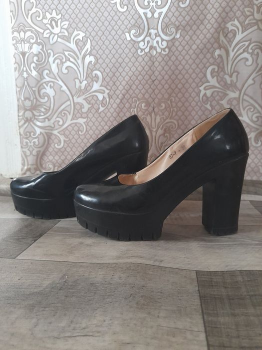 Туфли 38 розмір, в ідеальному стані