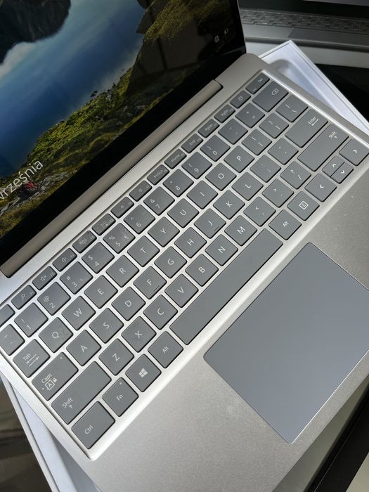 Laptop Microsoft Surface Laptop Go model 1943