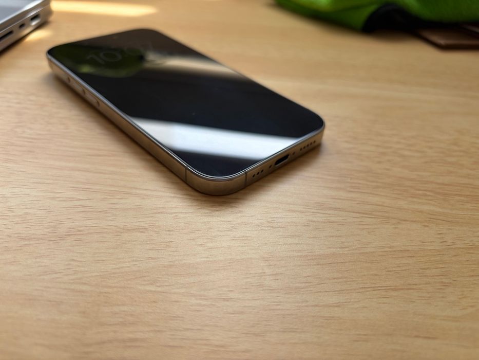 Apple iPhone 16 Pro 256Gb Natural Titanium eSim