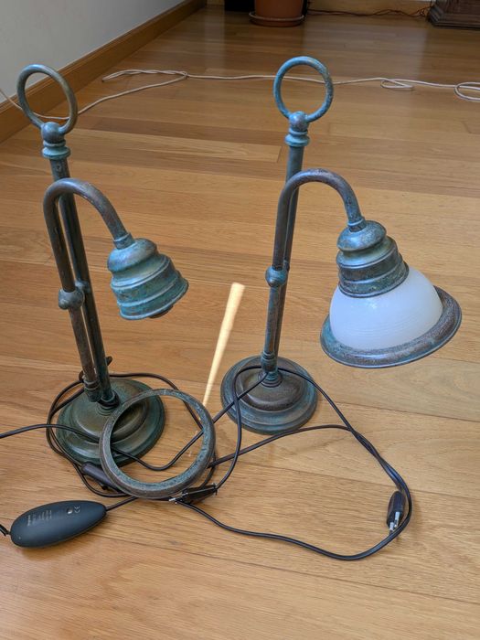 Candeeiros de Mesa de Cabeceira em Metal