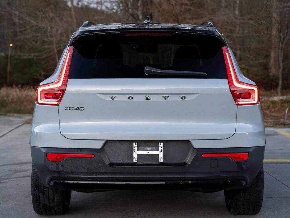 Volvo XC40      2021