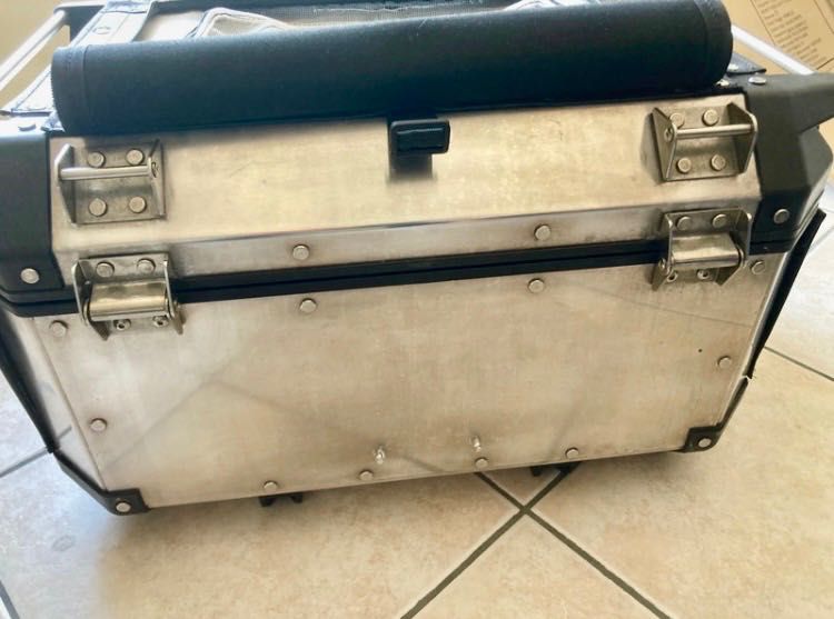 Bau Top case Givi Trekker