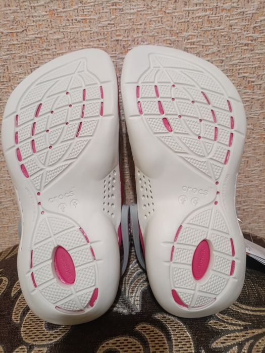 Crocs Крокси жіночі розмір М5W7 (37) М6W8 (38)