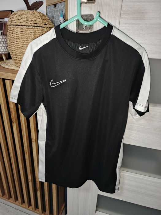 Koszulka Nike sportowa 137/147 cm