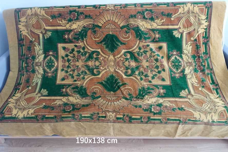 Zabytkowy kilim pluszowy.