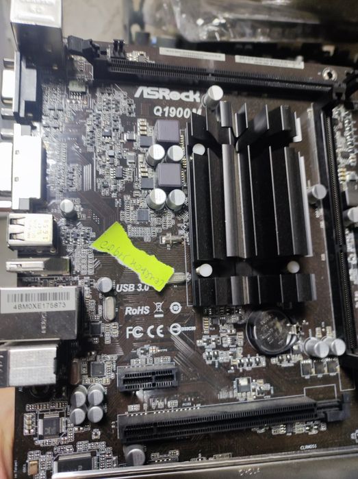 SALE! Материнські плати ASRock Q1900 + Celeron J1900 вбуд. процесор
