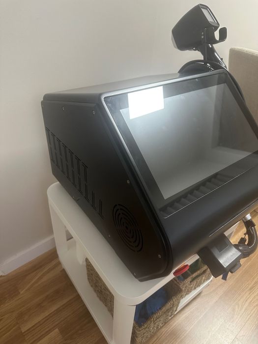 Máquina de laser semi-nova