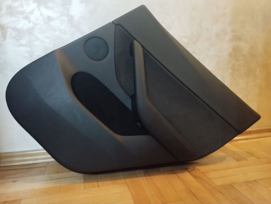 Карти дверей Model Y • ідеал