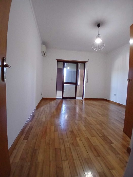 Apartamento T2+1 Creixomil